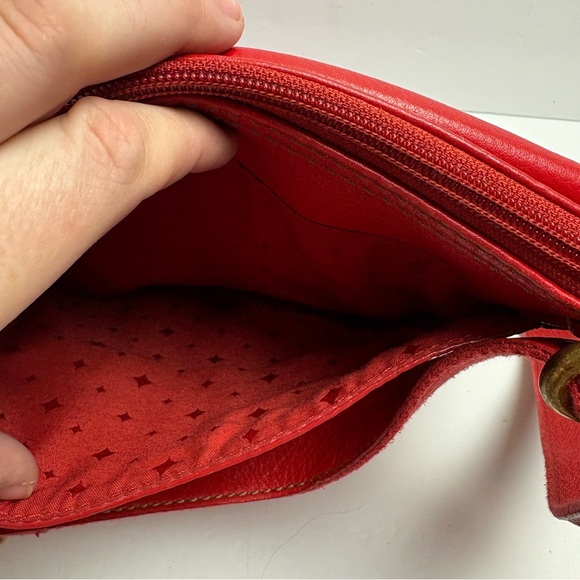 Fossil Red Leather Crossbody Bag with Exterior Pockets Y2K - Picture 7 of 13